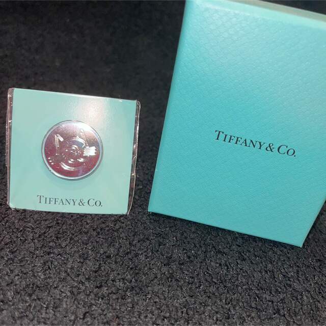 ● TIFFANY ティファニー キャットストリート店 非売品 ピンバッジ ●1 エンタメ/ホビーのコレクション(ノベルティグッズ)の商品写真