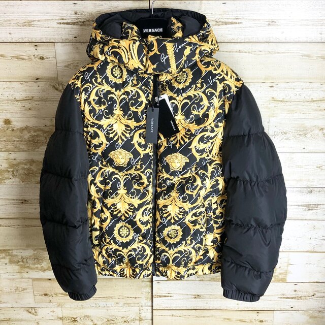 VERSACE - 未使用タグ付き VERSACEヴェルサーチ メデューサロゴ満載 VERSACE - 未使用タグ付き VERSACEヴェルサーチ メデューサロゴ満載