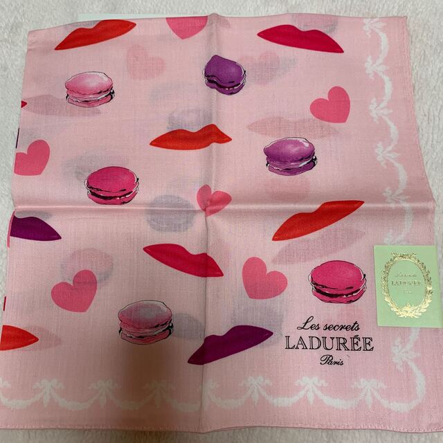 LADUREE(ラデュレ)のタグ付き　ラデュレ　ハンカチ レディースのファッション小物(ハンカチ)の商品写真