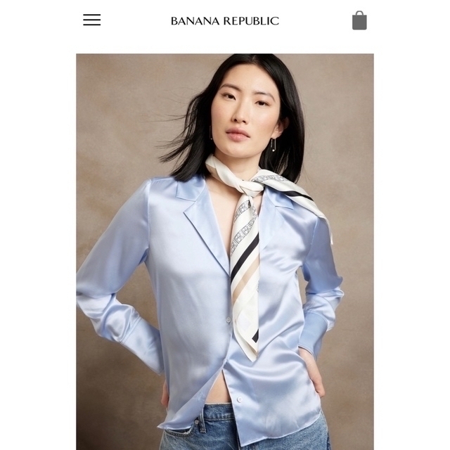 Banana Republic(バナナリパブリック)の美品バナナリパブリック高級シルク100％シェルボタンシャツ　スカイブルー　S/M レディースのトップス(シャツ/ブラウス(長袖/七分))の商品写真