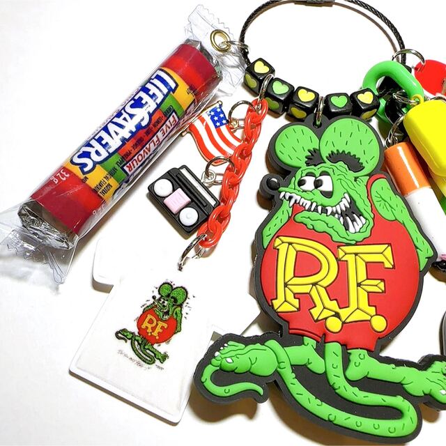 ⚡️RAT🐭 ジャラジャラキーホルダー じゃらじゃらキーホルダー ハンドメイドのアクセサリー(キーホルダー/ストラップ)の商品写真