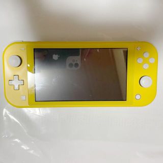 ニンテンドースイッチ(Nintendo Switch)のnintendo switch lite イエロー 中古品(携帯用ゲーム機本体)