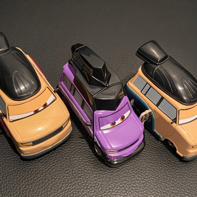 カーズ2 マテル 相撲 すもう 力士 行司 ３セット レア Cars2 sumo エンタメ/ホビーのおもちゃ/ぬいぐるみ(ミニカー)の商品写真