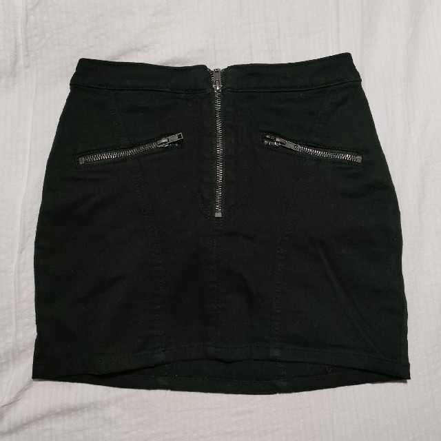 H&M(エイチアンドエム)のH&M　ミニ　スカート　ブラック　黒 レディースのスカート(ミニスカート)の商品写真