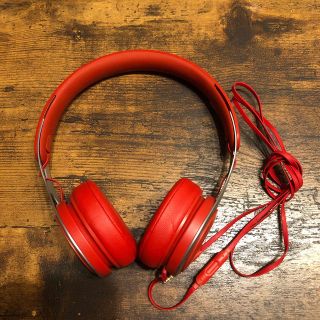 ビーツバイドクタードレ(Beats by Dr Dre)のBeats ヘッドホン　赤(ヘッドフォン/イヤフォン)