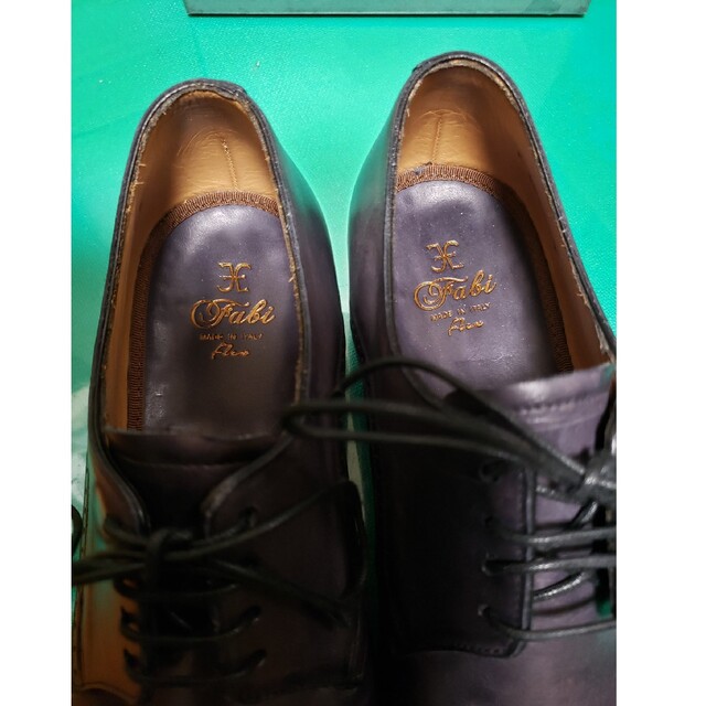 【美品】FABI　ファビ　パンチドキャップトゥ　ダークグレー　外羽根　7 メンズの靴/シューズ(ドレス/ビジネス)の商品写真