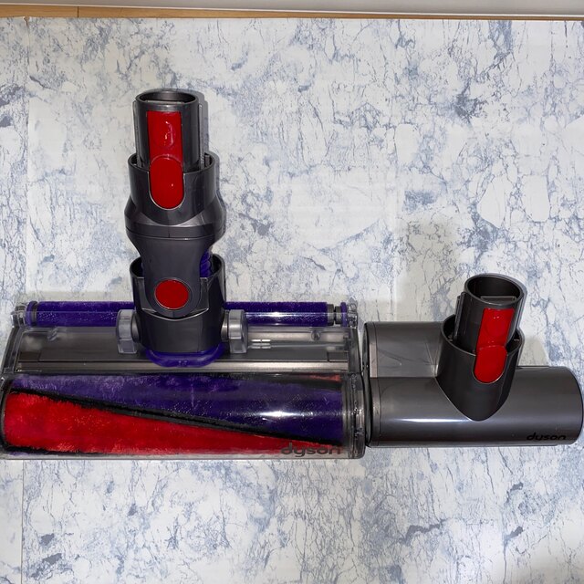 Dyson(ダイソン)の新品純正バッテリー並みDyson V10 Fluffy新品フィルター付きセット スマホ/家電/カメラの生活家電(掃除機)の商品写真