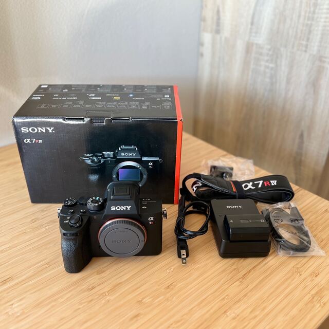 SONY(ソニー)の美品！SONY α7RⅣ SONY ILCE-7RM4【ショット数極小】 スマホ/家電/カメラのカメラ(ミラーレス一眼)の商品写真