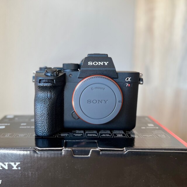 低価格の SONY ILCE-7RM4【ショット数極小】 SONY α7RⅣ 美品!SONY