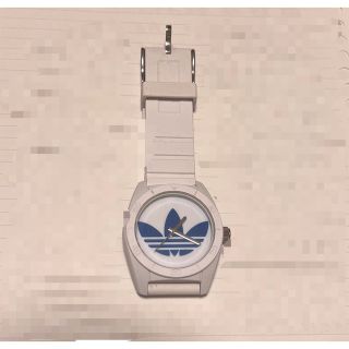 アディダス(adidas)の壊れた時計(置時計)