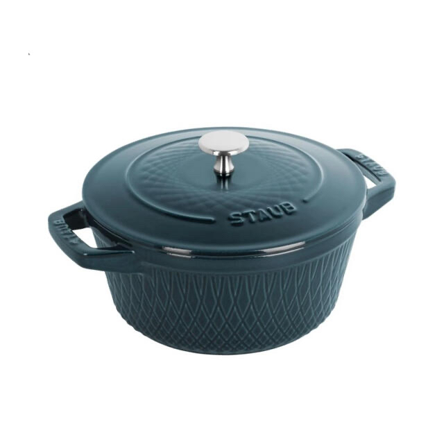 STAUB(ストウブ)のレア限定【新品未使用】staub ツイストココット 20 CMラ・メール インテリア/住まい/日用品のキッチン/食器(鍋/フライパン)の商品写真