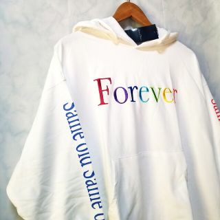 メンズビギ(MEN'S BIGI)のMEN'S BIGI　新品　パーカー　forever  カラフル  刺繍   白(パーカー)