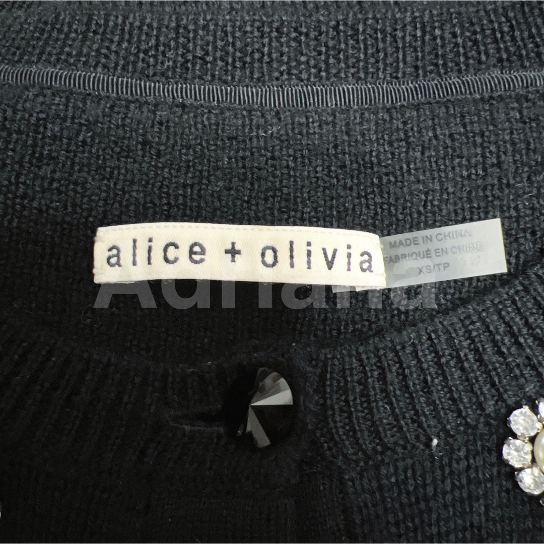 Alice+Olivia(アリスアンドオリビア)のAlice+Olivia パールビジュー ニットカーディガン 黒 XS レディースのトップス(カーディガン)の商品写真