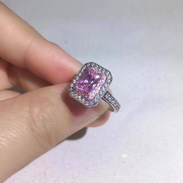 【豪華仕様】ピンク　モアサナイト  リング　K18WG レディースのアクセサリー(リング(指輪))の商品写真