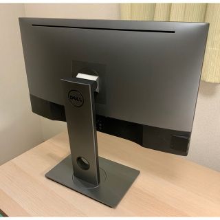 dell u2718q27インチ4kモニター(ディスプレイ)