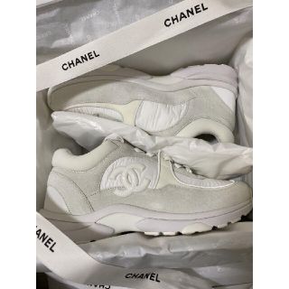 シャネル 白スニーカー 靴/シューズの通販 19点 | CHANELのレディース