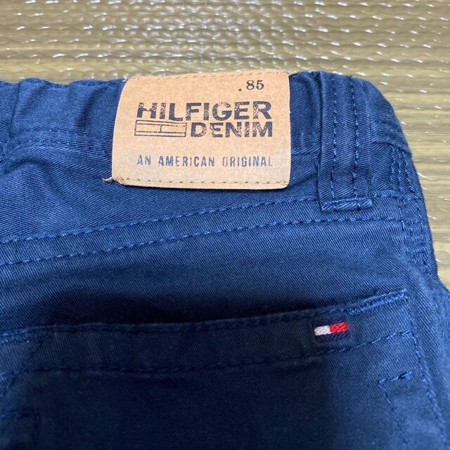 TOMMY HILFIGER(トミーヒルフィガー)のトミーヒルフィガーデニム　ネイビーストレッチパンツ　コットンパンツ　92 キッズ/ベビー/マタニティのキッズ服男の子用(90cm~)(パンツ/スパッツ)の商品写真