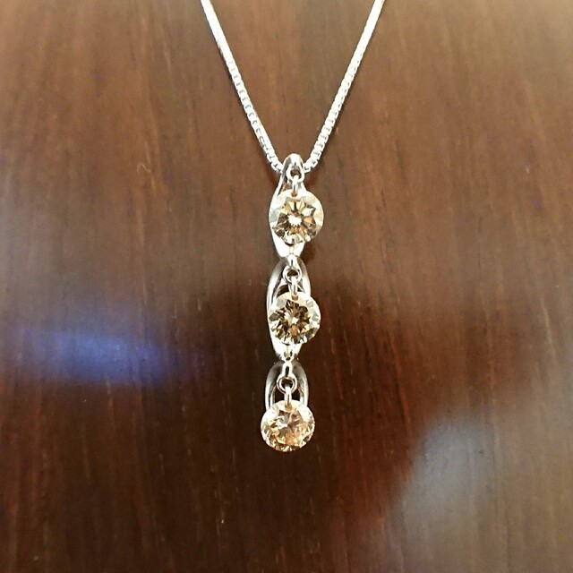全国宅配無料アクセサリー綺麗✨レーザーホール ダイヤモンド 0.5ct ネックレス K18WG ダイヤ