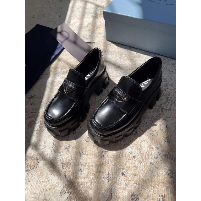 超人気美品☆PRADA プラダ モノリス ブラッシュドレザー ローファー