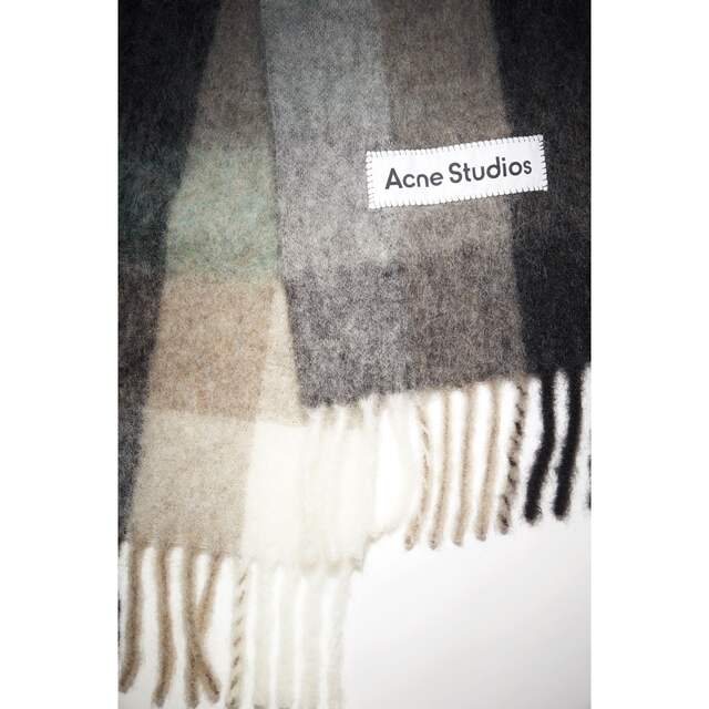 Acne Studios(アクネストゥディオズ)のA様専用Acne Studios国内正規店購入モヘアチェックスカーフマフラー レディースのファッション小物(マフラー/ショール)の商品写真