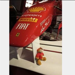 フェラーリ(Ferrari)のフェラーリ　くま　キーホルダー　人形　スポーツベア　シリアルナンバー　ホログラム(キーホルダー)