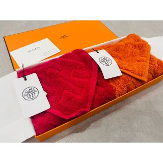 エルメス(Hermes)のHERMES ハンドタオル　ステアーズ　ハンカチ　新品未使用(ハンカチ)