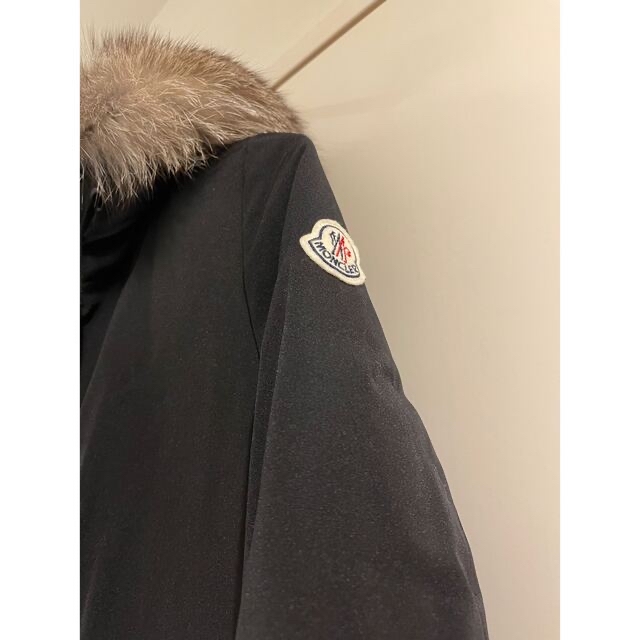 MONCLER(モンクレール)のMONCLER BARTRAMIFUR レディースのジャケット/アウター(ダウンジャケット)の商品写真