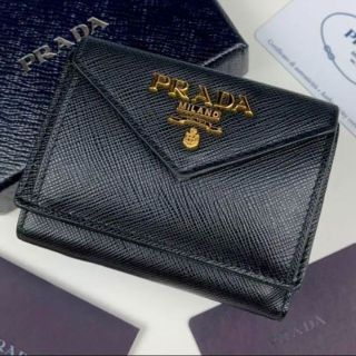 プラダ(PRADA)の美品✨ PRADA 三つ折り財布 サフィアーノ コンパクトウォレット ブラック(財布)