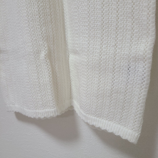 Vネック透かし編みミモレ丈ワンピース　ホワイト レディースのワンピース(ひざ丈ワンピース)の商品写真