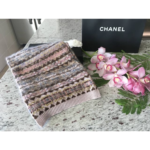 ★正規品★CHANEL★ロングニットマフラー★ロゴ入り金具付き★ピンク系★ピンク系マルチカラー素材