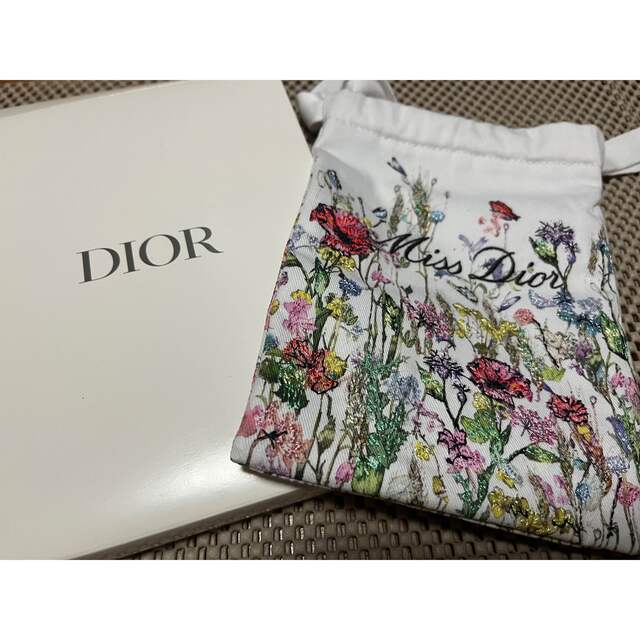 Dior(ディオール)のDIOR 巾着 レディースのファッション小物(ポーチ)の商品写真