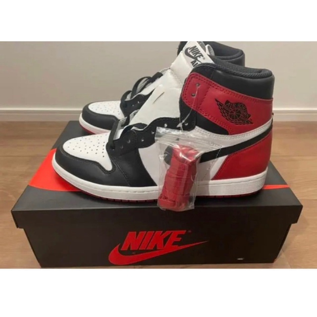 NIKE(ナイキ)のAIR JORDAN1 つま黒 Black Toe 2016 28cm 黒タグ付 メンズの靴/シューズ(スニーカー)の商品写真