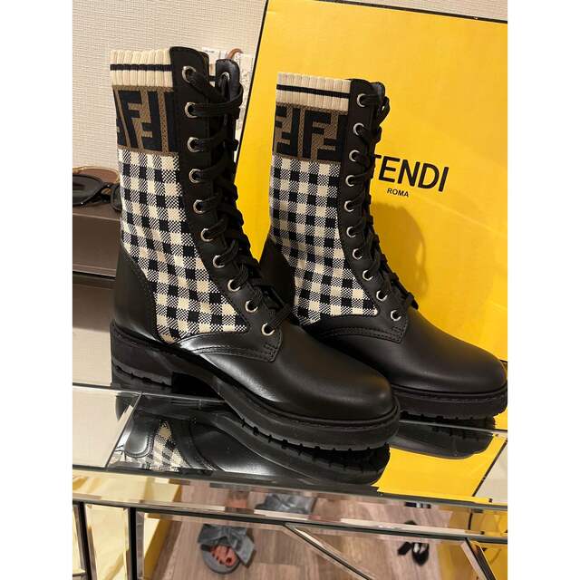 期間限定特別価格 FENDI - FENDI♡新品未使用♡ブーツ ブーツ