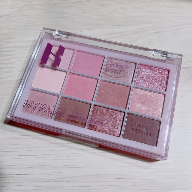 Holika Holika(ホリカホリカ)のMY FAVE VIBE EYE PALETTE #RIPE BERRIES コスメ/美容のベースメイク/化粧品(アイシャドウ)の商品写真