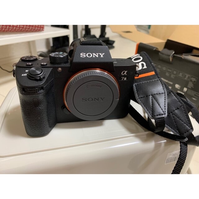 SONY(ソニー)のα7Ⅲ sony ソニー　カメラ　フルサイズ スマホ/家電/カメラのカメラ(ミラーレス一眼)の商品写真