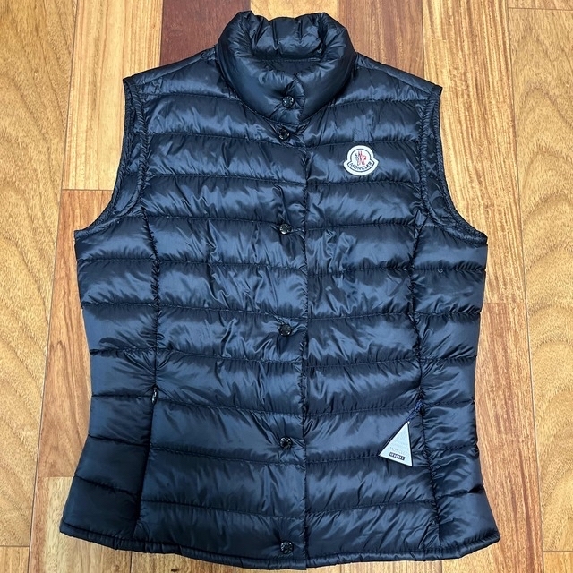 MONCLER(モンクレール)のMONCLER モンクレール LIANE ダウンベスト レディースのジャケット/アウター(ダウンベスト)の商品写真