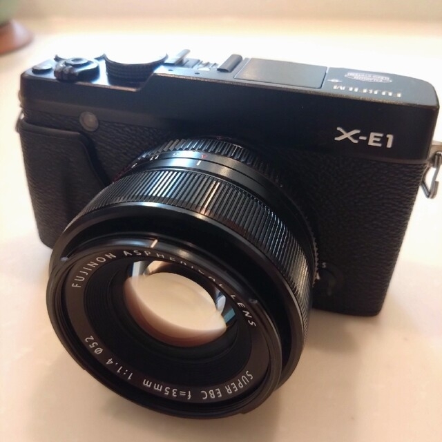 FUJIFILM XF35mm F1.4 R　単焦点レンズ　富士フイルム スマホ/家電/カメラのカメラ(レンズ(単焦点))の商品写真