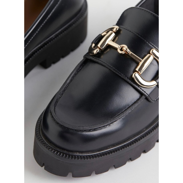 H&M(エイチアンドエム)の新品チャンキーバックルローファー【H&M】 レディースの靴/シューズ(ローファー/革靴)の商品写真