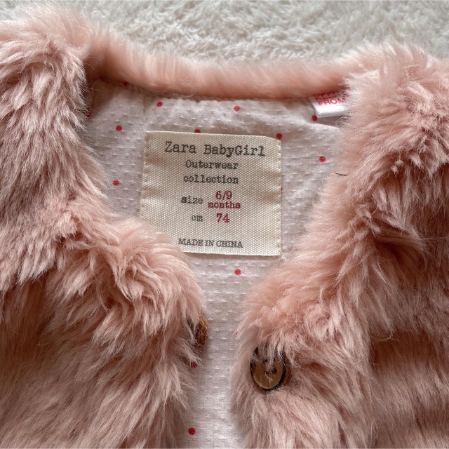 ZARA(ザラ)のzara babygirl 70 ファーベスト キッズ/ベビー/マタニティのベビー服(~85cm)(カーディガン/ボレロ)の商品写真