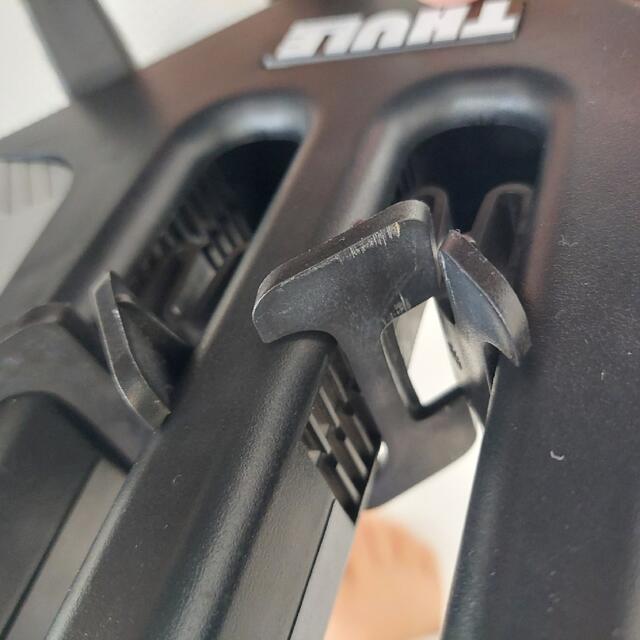 THULE(スーリー)のthule 575 スーリー スノーボードキャリア 自動車/バイクの自動車(汎用パーツ)の商品写真