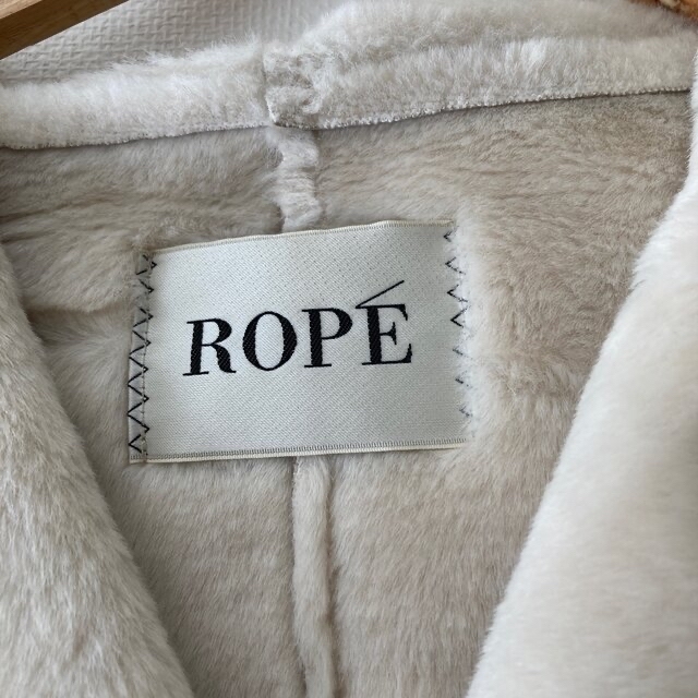 ROPE’(ロペ)のロペマドモアセル　ムートンコート レディースのジャケット/アウター(ムートンコート)の商品写真