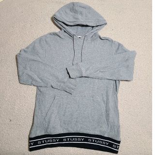 ステューシー(STUSSY)のステューシー　パーカー(パーカー)