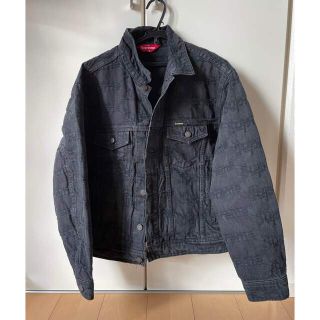 シュプリーム(Supreme)のSupreme Frayed Logos Denim TruckerJacket(Gジャン/デニムジャケット)