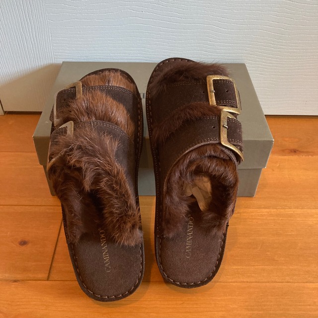 L'Appartement DEUXIEME CLASSE(アパルトモンドゥーズィエムクラス)のL'Appartement  CAMINANDO FUR SANDAL レディースの靴/シューズ(サンダル)の商品写真