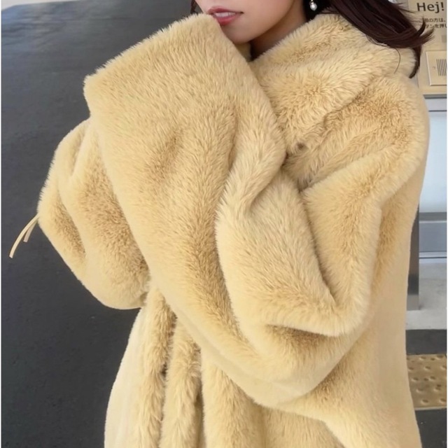 Rex Like Fur Cocoon Coat レディースのジャケット/アウター(ロングコート)の商品写真