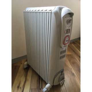 デロンギ(DeLonghi)のデロンギ　オイルヒーター(オイルヒーター)