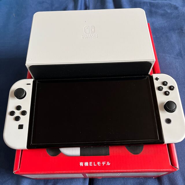 メラで 美品 中古 ニンテンドースイッチ本体（有機ELモデル）ホワイト