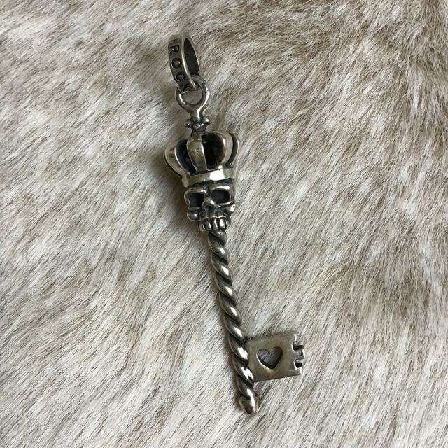 ROYALORDER(ロイヤルオーダー)の★ROYAL ORDER★ペンダントトップ SKULL KEY（SRRP134) メンズのアクセサリー(ネックレス)の商品写真