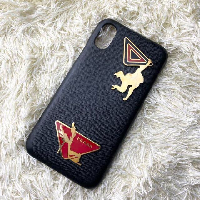 買取り実績 iPhoneケース スマホケース 三角プレート サフィアーノ