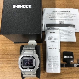 ジーショック(G-SHOCK)の値下げ中！【極美品】カシオ G-SHOCK DW-B5600G-7JF 腕時計(腕時計(デジタル))